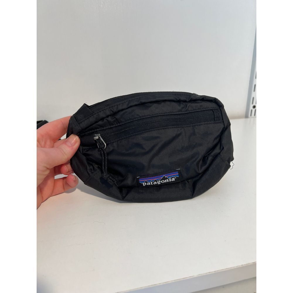 Patagonia Black Mini Fanny Pack Waist Bag Travel Pouch Compact‎ Zip Organizer